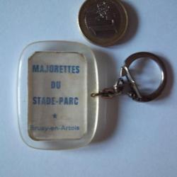 ancien porte-clés vintage majorette Bruay en Artois Pas de Calais