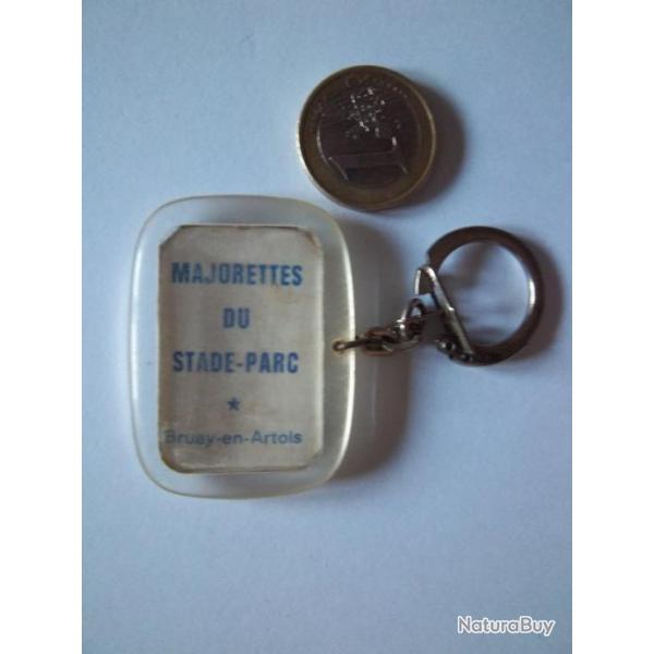 ancien porte-cls vintage majorette Bruay en Artois Pas de Calais