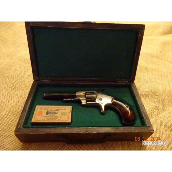 Beau revolver Whitney Ville Modle 1871 Cal 22 short en coffret