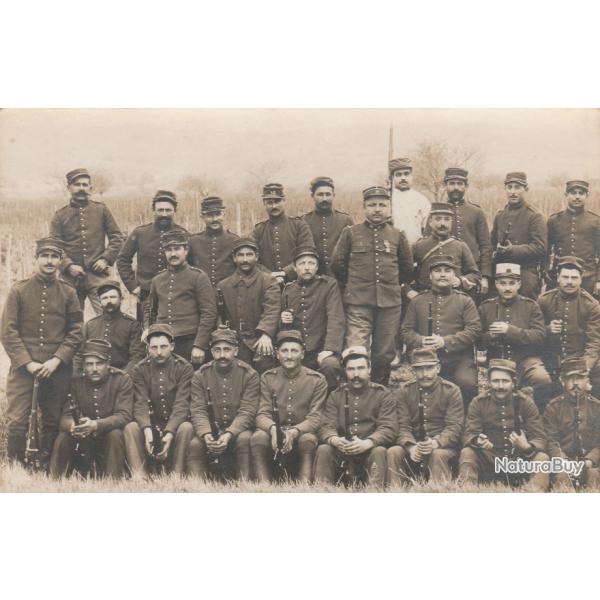 CPA - Carte Photo d'un groupe de soldats  N 579