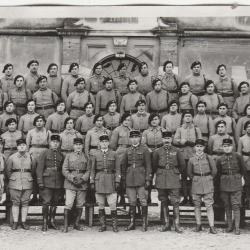 CPA - Carte Photo d'un groupe de soldats N° 585