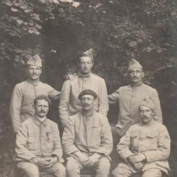 CPA - Carte Photo d'un groupe de soldats  N° 750