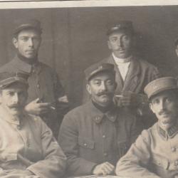 CPA - Carte Photo d'un groupe de soldats  N° 712