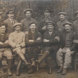 CPA - Carte Photo d'un groupe de soldats  N° 019