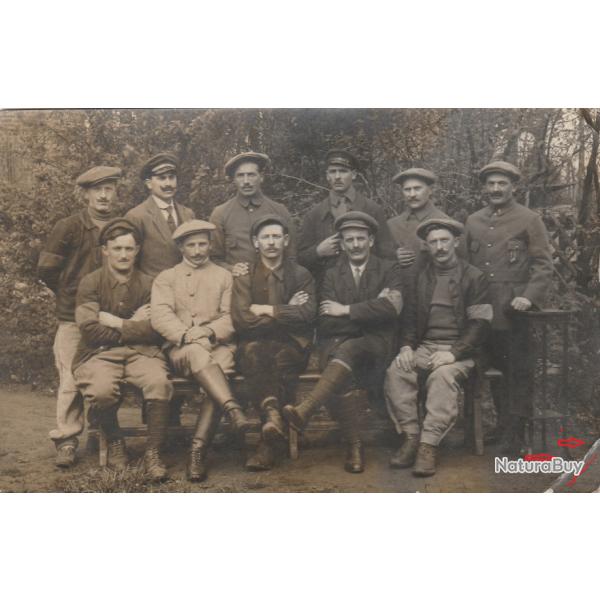 CPA - Carte Photo d'un groupe de soldats  N 019