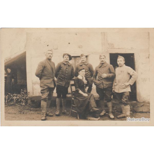 CPA - Carte Photo d'un groupe de soldats  N 024