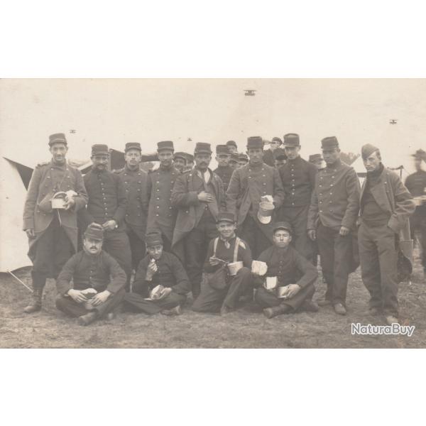 CPA - CARTE PHOTO D'UN GROUPE DE MILITAIRE  N705