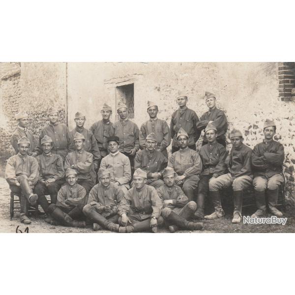 CPA - CARTE PHOTO D'UN GROUPE DE MILITAIRE  N707