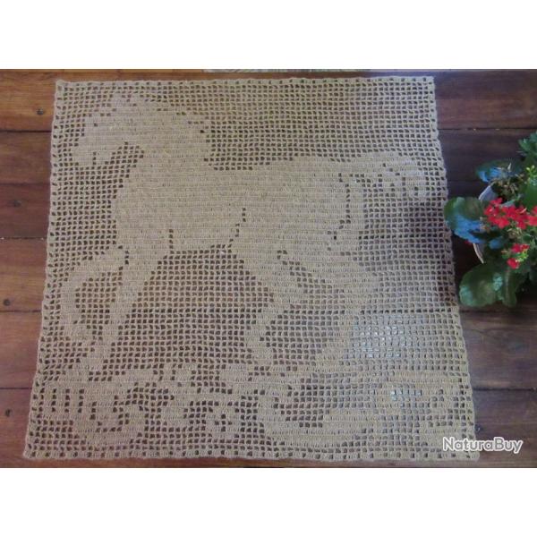 Cheval en ficelle de jute, dcoration textile. Tapis de table thme cheval cration fait main.