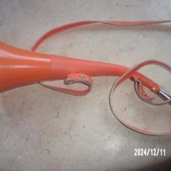 corne de chasse fluo 38cm