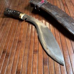 KUKRI FOURREAU CUIR MANCHE EN CORNE SCULPTÉ