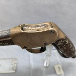 RARE ET BEAU  PISTOLET DES BALKANS 19 EM SYSTHEME MARTINI HENRY  ( décores  argent )