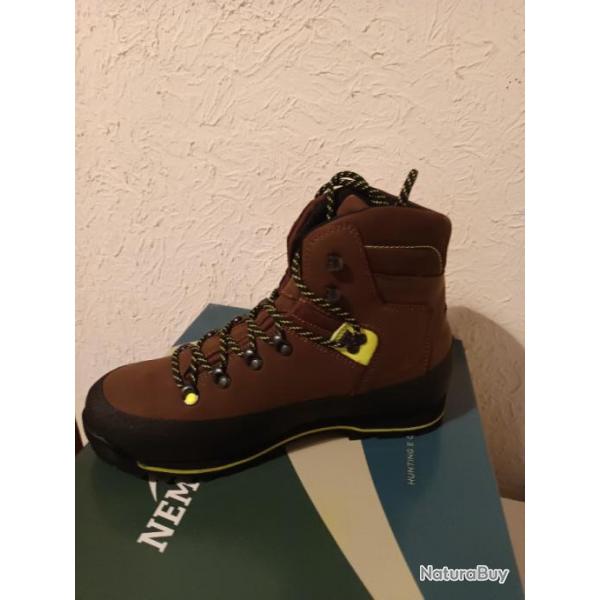 CHAUSSURES NEMBEK NBK300 L conues pour la chasse