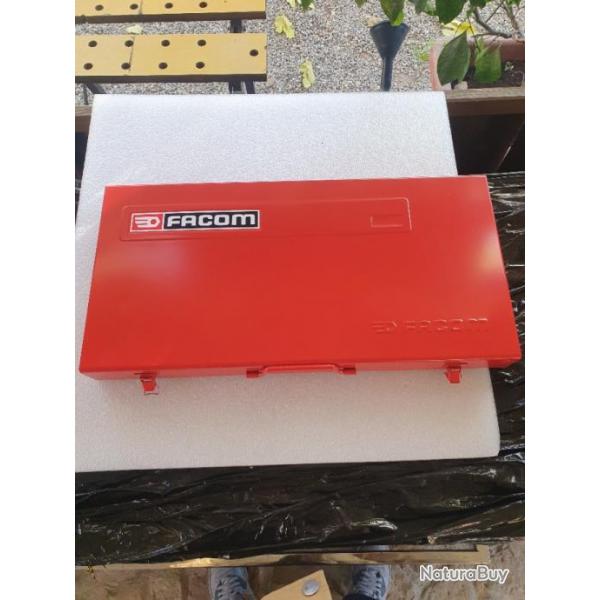 Ancien coffret Facom 3/8 douilles longue et courtes