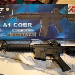 M4 AEG CYBERGUN très bon état