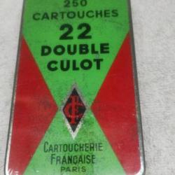 Boite pleine en métal de 250 cartouches de 22 double culot (pour collection)