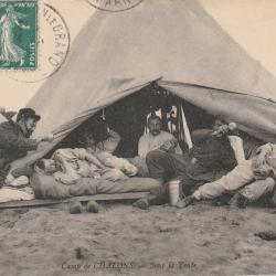 CPA - CAMP DE CHALONS - SOUS LA TENTE N °749