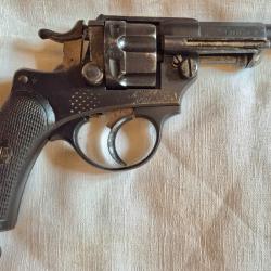 Revolver d'officier 1874  modèle de 1879 en très bon état d'origine jamais restaurer même numero