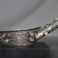 Petite coupe Chinoise en argent, jade et pierres semi-précieuses - Chine, période république