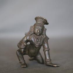 Petit bronze Indien en reprsentation de Krishna agenouillée - Inde du Sud, 19ème siècle ou antérieur