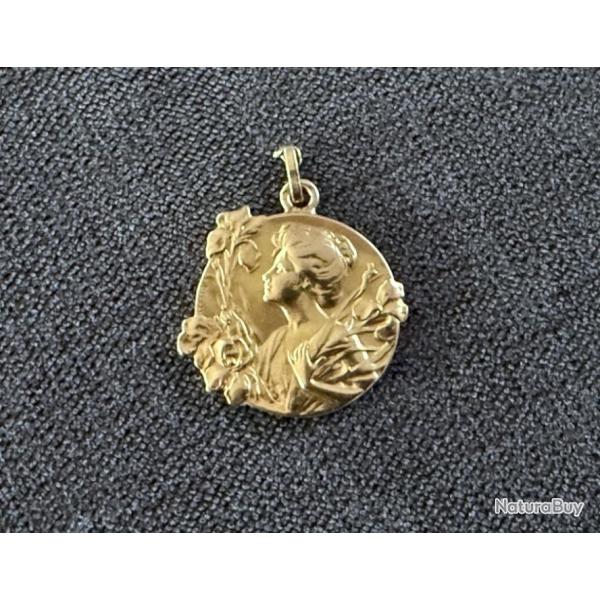 Magnifique pendentif or massif 18 carats - Mdaille ancienne