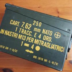 Vends caisse de transport de munitions NATO, 250 cart. 7,62