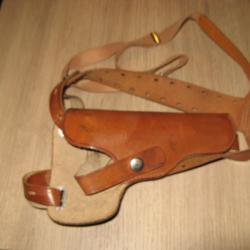 holster d'épaule cuir fauve pour pistolet ou revolver port à gauche