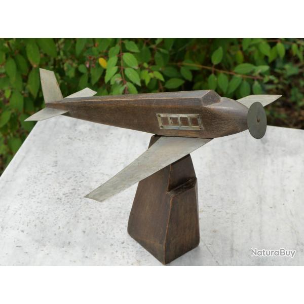 Avion aluminium sur socle bois ralis par un prisonnier de guerre allemand en 1944 1945 COU25AVI001