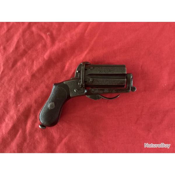 Revolver poivrire  broche