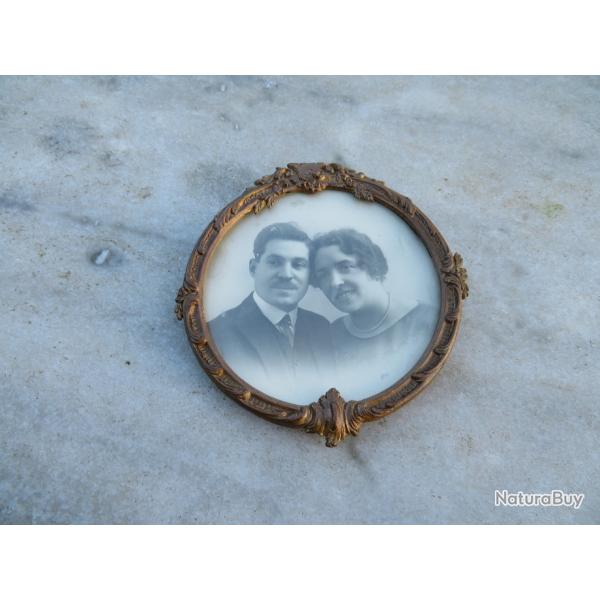 Ancien Cadre Porte Photo portrait  suspendre en laiton dor de forme ronde - FRANCE (Vers 1900)