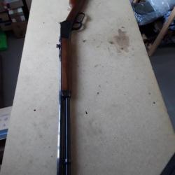 Carabine Rossi Modèle 92 à levier. Calibre 44 magnum. À répétition manuelle à levier de sous garde.