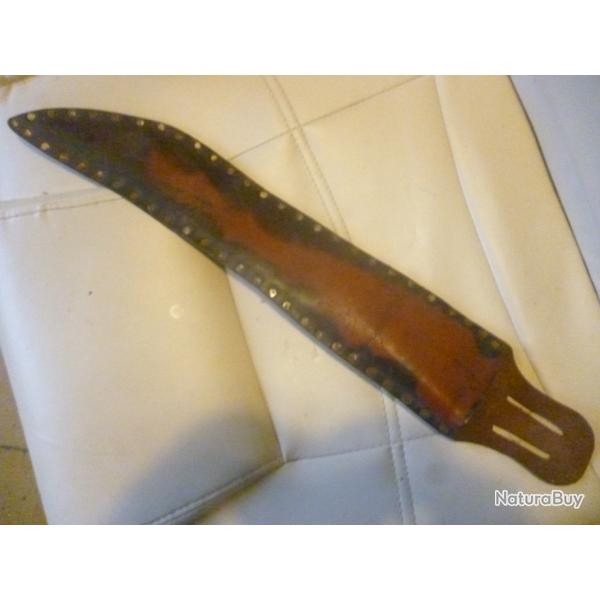 Etui , fourreau en cuir pour coupe coupe , machette