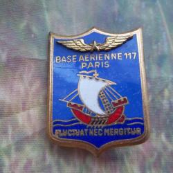 collection vintage insigne militaire B.A base aérienne 117