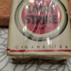 Ancien paquet de cigarettes Lucky strike