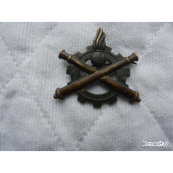 ancien insigne militaire franais de rparation du matriel