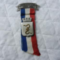 ancien insigne militaire français marche populaire du 30° groupement de camp Bitche 1983