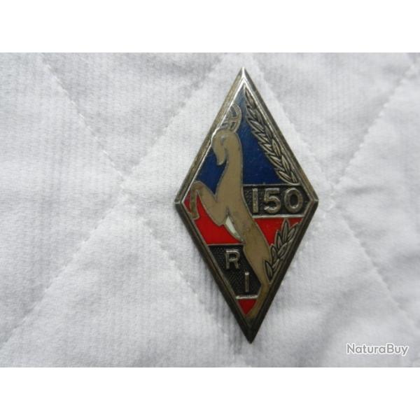 ancien insigne militaire franais 150me RI infanterie