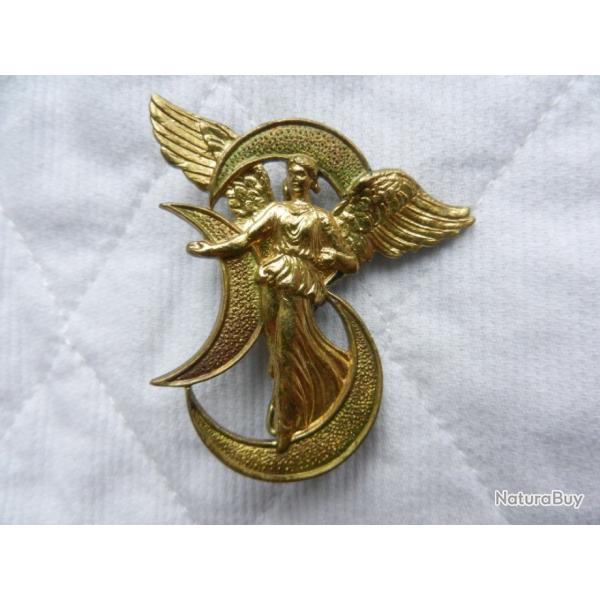 ancien insigne militaire franais en laiton 3me division infanterie algrienne DIA