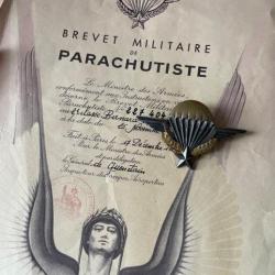 Brevet militaire de parachutiste insigne et diplome