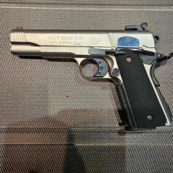 Colt 1911 Gold cup