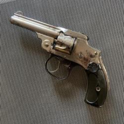 revolver SMITH&WESSON HAMMERLESS 32sw 1er Modèle dans son jus.