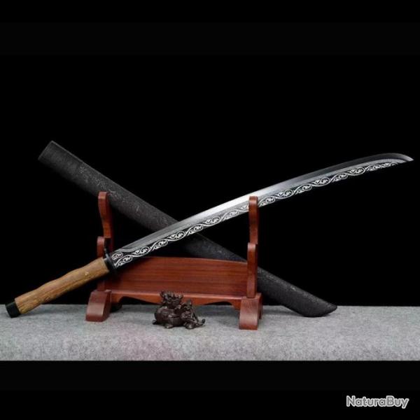 Katana en acier haute teneur en manganse - Tradition et style moderne