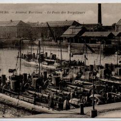 CPA - CHERBOURG - L'Arsenal Maritime  - Le Poste des Torpilleurs N°1227