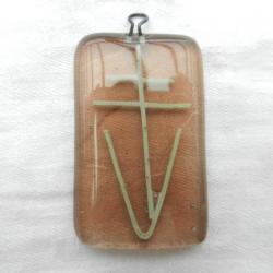 insigne pendentif journée libération victoire 2ème guerre en verre brun - croix lorraine