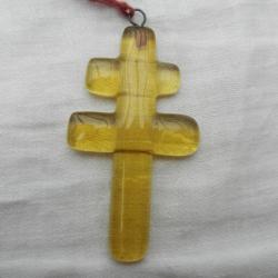 insigne pendentif journée croix de Lorraine libération victoire 2ème guerre en verre jaune