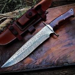 Couteau de chasse Acier de Damas fait main Couteau chasse à lame fixe avec étui et manche en Noyer