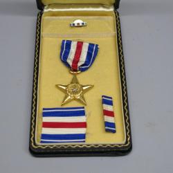 Medaille SILVER  Star US originale  dans sa boite Ref  666    box 204