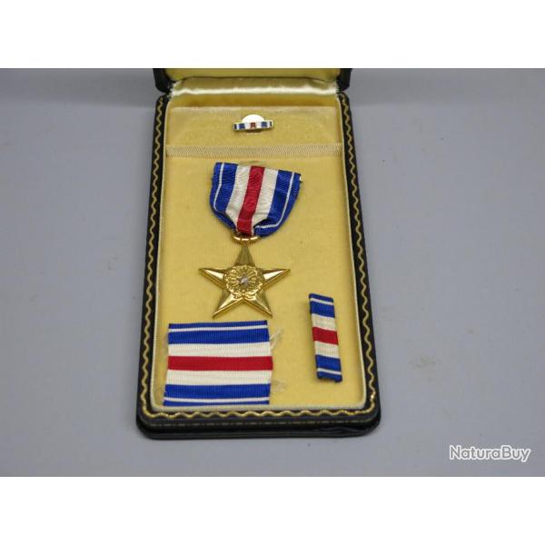 Medaille SILVER  Star US originale  dans sa boite Ref  666    box 204