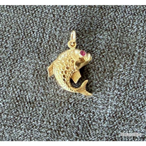 Magnifique pendentif carpe Ko en or massif 18 carats et rubis - Poisson