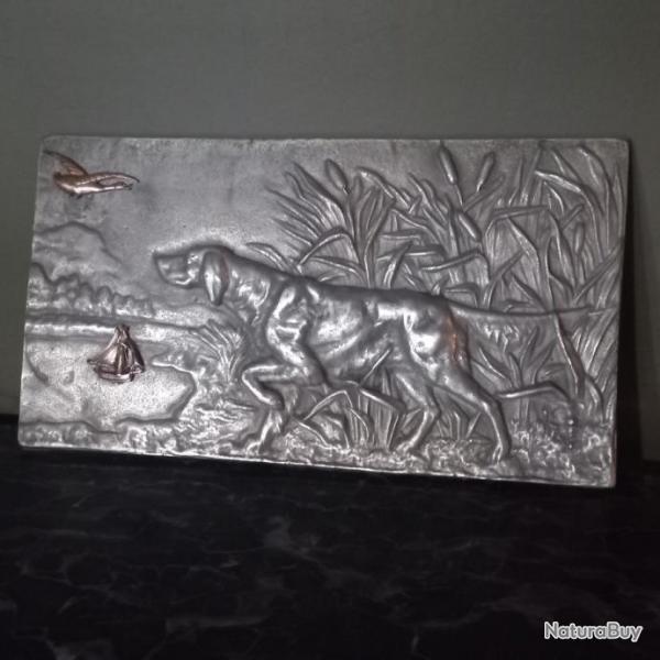 belle dcoration  bas relief scne chien de chasse